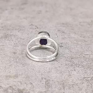 แหวนเงินแท้ 925 ประดับพลอยแอมะทิสต์ธรรมชาติ สำหรับผู้หญิง ดีไซน์วงคู่ งานแฮนด์เมด เหมาะเป็นของขวัญคริสต์มาส หรือของขวัญวันเกิดเดือนกุมภาพันธ์ - Product Image 6