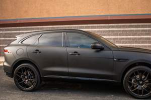 Jaguar F-Pace P.250 S Turbo 2022, Sedán Automático con Techo Corredizo, Faros Delanteros, Cámara Trasera de 360°, Asientos Eléctricos - Product Image 3