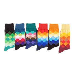 Calcetines informales de todos los días cómodos y transpirables con estampado de rombos a la moda unisex - Product Image 3