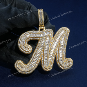 Colgante con inicial de lujo para mujer, joyería personalizada HipHop chapada en oro con moissanita DE PLATA 925, pieza de declaración hecha a mano para fiesta - Product Image 2