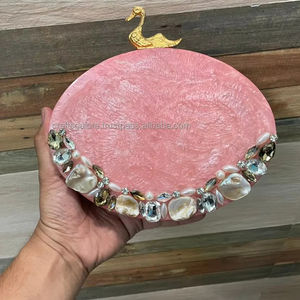 Embrayages de boîte en résine pour femmes Sacs à main en acrylique élégants avec services OEM/ODM pour marques de mode du monde entier faits à la main en Inde - Product Image 2