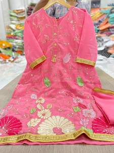 El último diseñador Aspecto elegante Diseñador Trending Exclusive Georgette Kurti con Dupatta con trabajo de secuencia al precio más bajo para la venta - Product Image 3