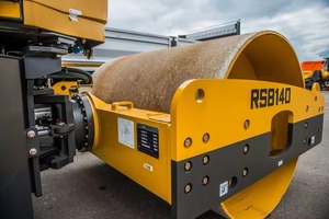 Rodillo Vibratorio Mecánico de un Solo Tambor Sdlg RS8140 Nuevo de Alta Eficiencia con Motor y Bomba - Product Image 3