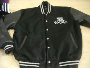 Varsity Letterman Jackets Bomber de basket-ball personnalisé Veste d'hiver streetwear vintage en laine chaude de style Letterman avec logo personnalisé - Product Image 2