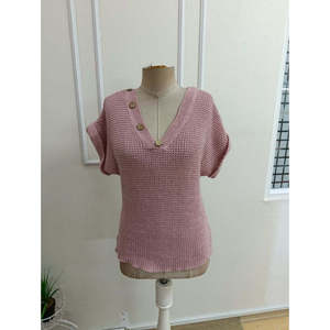 เสื้อเบลาส์ผ้าถักคอวีแขนสั้นผู้หญิง 36662 -สีชมพู - Product Image 5