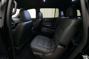 CLean Perfect USED 2025 Chevrolet Traverse LT AWD - Product Image 2