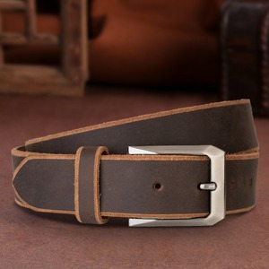 Ceinture en cuir faite à la main avec un design durable et un ajustement parfait pour un jean ou un pantalon de robe - Product Image 1