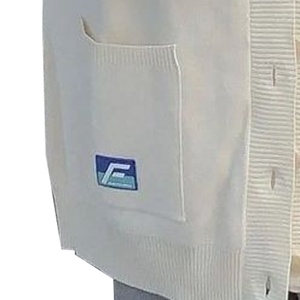 เสื้อคาร์ดิแกนไหมพรมถักหนานุ่มแบบสั่งทำพิเศษสำหรับฤดูหนาวปี 2025 ผลิตโดยโรงงาน OEM แขนยาว ทรงหลวม ไซส์ใหญ่ สไตล์ลำลอง ตกแต่งด้วยลายปักแบบพื้นฐาน - Product Image 3