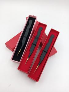 Pince à épiler professionnelle de haute qualité, durable, en acier inoxydable, avec revêtement en poudre noire, pointe dorée, longueur 10 mm, pointe lisse - Product Image 3