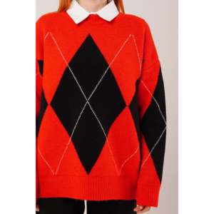 Pull tricoté rouge style preppy à motif baklava, vente en gros - Product Image 2
