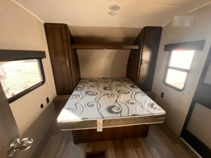 Autocaravana C-O-A-C-H-M-E-N RV V-I-K-I-N-G 272RLS 2021 USADA EN BUEN ESTADO DISPONIBLE PARA LA VENTA - Product Image 2