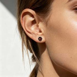 Boucles d'oreilles clous Jeulia personnalisées, style gothique, noires, motif floral, pierre de naissance taille ronde, serties clos, cadeau - Product Image 6
