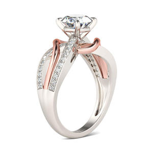 Anillo de Compromiso Jeulia de Dos Tonos con Moissanita Entrelazada - Plata de Ley Chapada en Rodio - Product Image 3