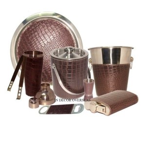 Recién llegado, enfriador de vino fundido de aluminio pulido plateado, coctelera de cubo de hielo y otro juego de artículos de barra con cubierta de líder - Product Image 1