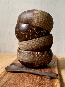 Saladier en coquille de noix de coco naturelle en gros écologique parfaitement poli avec fourchette et cuillère pour les fêtes - Product Image 4