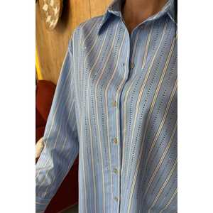 Camisa Holgada de Popelina con Adornos de Pedrería en la Parte Delantera, Estilo 3468-08 - Product Image 3