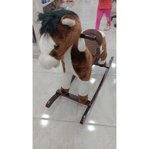 Cavallo a dondolo in legno