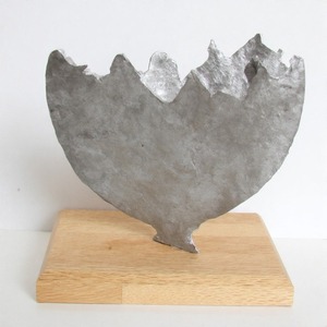 Brûleur d'encens en aluminium sur le thème de la sorcière avec couvercle percé, conçu pour créer des traînées de fumée mystiques pendant les rituels d'Halloween - Product Image 6