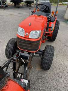 Mini-tracteur industriel LS 35 CV 4x4 2025 avec moteur essence 4 temps, chargeur frontal, pelle arrière et bac à herbe de 250 L pour usage agricole/landais - Product Image 6