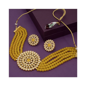 Collier ras du cou élégant en perles jaunes pour les soirées - Product Image 4
