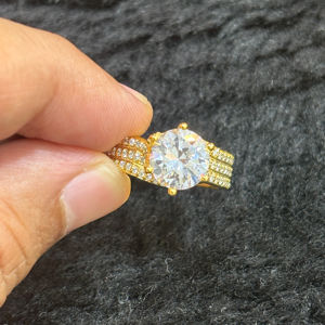 Anillo de Cóctel Tishya con Moissanita Brillante para Mujer, Plata de Ley 925 Chapada en Oro, Engaste de Puntas, Joyería Moderna para Fiestas - Product Image 1