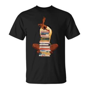 T-Shirt Promozionale Donna Nera con Pila di Libri e Ragazza Afro Amante dei Libri - Product Image 1