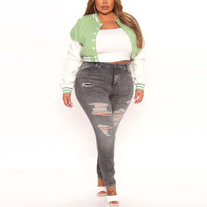 Vente en gros de veste universitaire recadrée de style vintage pour femmes avec logo personnalisé Nouvelle veste en cuir brodée à la mode en coton pour l'extérieur - Product Image 4