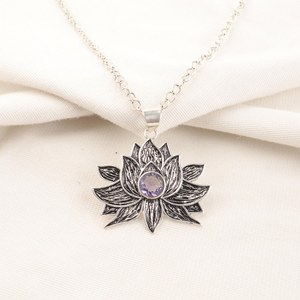 Collier en argent avec pierre précieuse iolite, argent sterling 925, pendentif oxydé, pierre de naissance de septembre, bijoux d'Halloween, bijoux pour femmes, IGI - Product Image 1