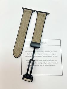 <span class=keywords><strong>Bracelet</strong></span> en <span class=keywords><strong>cuir</strong></span> véritable avec boucle magnétique pour <span class=keywords><strong>Apple</strong></span> <span class=keywords><strong>Watch</strong></span> Series 10 9 8 7 <span class=keywords><strong>SE</strong></span> Ultra 2, <span class=keywords><strong>bracelet</strong></span> de remplacement en grain de litchi, 49 mm 45 mm - Product Image 5