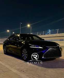 Nuova berlina Lexus ES nera - Product Image 1