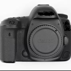 Appareil photo reflex numérique 5D Mark IV noir de qualité supérieure, modèle 2024, avec objectif 24-105 mm - Product Image 1