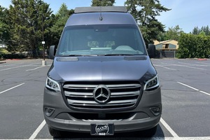 Mercedes-Benz Sprinter 2500 4x4 Premium Usado del 2022 - Product Image 3