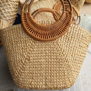 Chaud fait à la main jacinthe d'eau gland fourre-tout sac de plage abordable femmes paille sac à main achat en gros pour l'été plage vacances produit - Product Image 3