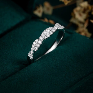 Anillo de Diamante Cultivado en Laboratorio, Clásico y Elegante, PT900, Joyería Fina con Corte Brillante Redondo, Certificado IGI, para Mujer - Product Image 1
