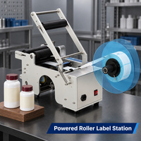 Machine d'étiquetage semi-automatique pour bouteilles rondes avec moteur 40W et application de rouleaux motorisés jusqu'à 30 cycles par minute