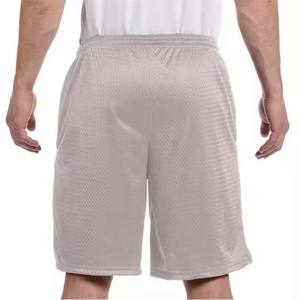 Chefs-d 'œuvre de bonne qualité en mouvement Découvrez la fusion de la conception et de la fabrication dans des shorts personnalisés avec sérigraphie - Product Image 2