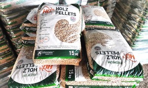 Biomasse, granulés de bois, bûches de bois de sapin avec 0,5% de cendres et 4600J de calories pour des systèmes de chauffage efficaces - Product Image 3