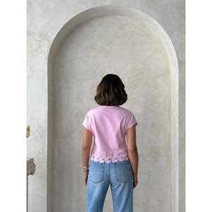 Camiseta de Mujer con Detalle de Encaje - Product Image 1