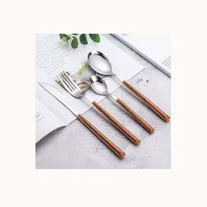 Nouveau personnaliser les couverts plaqués argent alimentaire en acier inoxydable élégant avec poignée de concepteur en bois rectangulaire couverts couverts - Product Image 1
