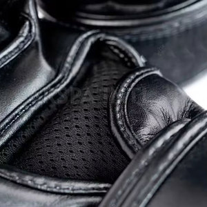 ถุงมือต่อสู้หนังแท้ ดีไซน์โดดเด่น คุณภาพพรีเมียม สไตล์ไม่ซ้ำใคร - Product Image 6