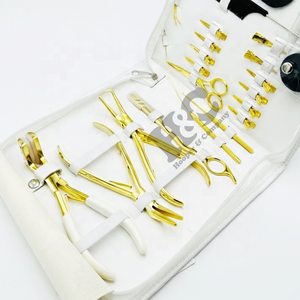 Nouvel ensemble d'outils professionnels pour extensions capillaires en acier inoxydable doré à maintien robuste, avec pinces à bandes adhésives, durables et élégants - Product Image 1