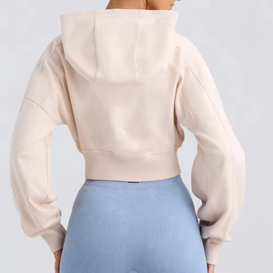 เสื้อฮู้ดดี้ทรงหลวมแบบครอป ไหล่ตก ผ้าฝ้าย 100% ระบายอากาศได้ดี เป็นมิตรกับสิ่งแวดล้อม เหมาะสำหรับฤดูหนาว มีโลโก้ด้านหน้า สไตล์สตรีทแวร์ลำลองสำหรับผู้หญิง - Product Image 4