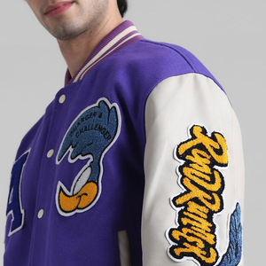 Chaqueta Varsity de Invierno para Hombre, Color Sólido, Personalizable, de Lona con Parches Bordados, Fabricante de Pakistán, Precio al por Mayor - Product Image 2