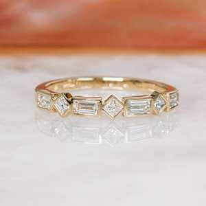 Anillo de Bodas de Oro de 14K con Diamantes Cultivados en Laboratorio, Corte Princesa y Baguette, Claridad VS1, Media Eternidad, para Regalo - Product Image 1