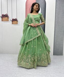 Lehenga Choli de Seda Chifón Bordada de Rajastán, Vestido Festivo de Verano para Mujer, Traje de Novia para Bodas y Fiestas, Vestido Indio Pakistaní con Dupatta - Product Image 1
