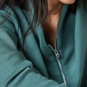 Chándal de lana de algodón personalizado para mujer, conjunto de gimnasio de dos piezas de gran tamaño con logotipo impreso para chándales deportivos de invierno - Product Image 6