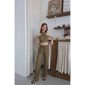 Blusa e pantaloni da donna - Product Image 3