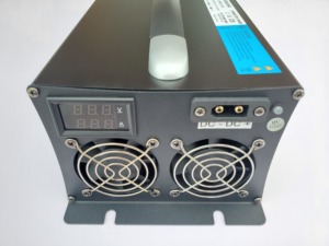 <span class=keywords><strong>Chargeur</strong></span> certifié KC CE <span class=keywords><strong>12V</strong></span> 50A/60A avec protection OTP pour voiture de <span class=keywords><strong>camping</strong></span> électrique Lifepo4 LFP Batterie de stockage d'énergie - Product Image 6