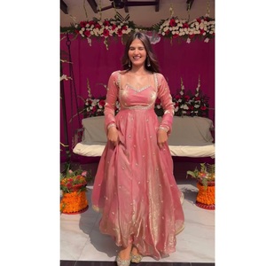 ชุดราตรีผ้าไหมแฟนซีสำหรับเจ้าสาวชุดราตรียาวสไตล์ Anarkali จากชนเผ่า - Product Image 1