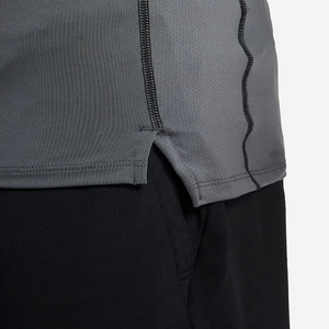 Camiseta de Manga Larga para Hombre, Cómoda y Transpirable, de Poliéster/Nailon, Diseñada para Mantenerte Fresco y Seco Durante Días Largos en el Agua - Product Image 6